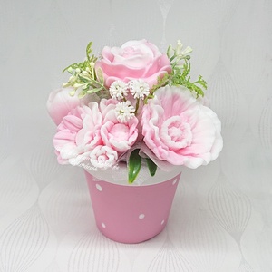Rózsaszín-fehér szappanvirág csokor pöttyös kaspóban , Otthon & Lakás, Dekoráció, Virágdísz és tartó, Csokor & Virágdísz, Virágkötés, Szappankészítés, MESKA