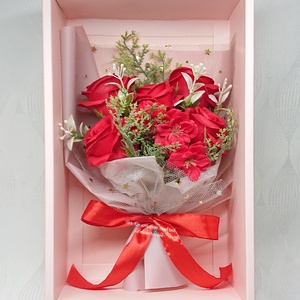 5 szálas szappanrózsa csokor díszdobozban - otthon & életmód - dekoráció - virágdísz és tartó - virágbox, virágdoboz - Meska.hu