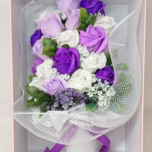 Óriás 19 szálas szappanrózsa csokrok díszdobozban  - otthon & életmód - dekoráció - virágdísz és tartó - csokor & virágdísz - Meska.hu Óriás 19 szálas szappanrózsa csokrok díszdobozban  - otthon & életmód - dekoráció - virágdísz és tartó - csokor & virágdísz - Meska.hu