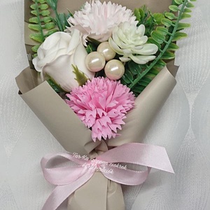 3 szálas szappanvirág csokrok díszdobozban  - Meska.hu