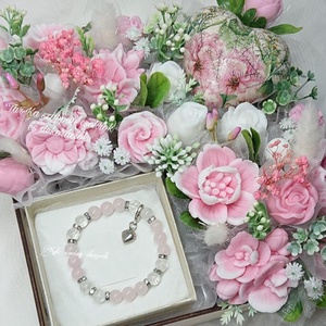 Exkluzív szeretet csomag szappanvirágokkal és ásvány karkötővel  - otthon & életmód - virágdekoráció - virágok - virágcsokor - Meska.hu
