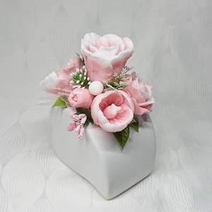 Szappanvirág csokor szív kerámia kaspóban  - otthon & életmód - virágdekoráció - virágdíszek - virágdísz kaspóban - Meska.hu