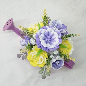 Lila - sárga - fehér szappanvirág csokor fém locsolókannában  - otthon & életmód - virágdekoráció - virágdíszek - virágdísz kaspóban - Meska.hu