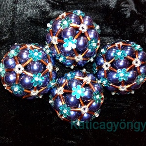 Éjféli ragyogás sötétkék alapon, ragyogó sötét borostyán csillagokkal - karácsonyfadísz - karácsony - karácsonyi lakásdekoráció - karácsonyfadíszek - Meska.hu