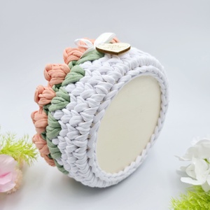 Horgolt tulipános tárolókosár egyedi felirattal, barack szín. Ajándék anyák napjára - otthon & életmód - tárolás & rendszerezés - tárolókosár - Meska.hu