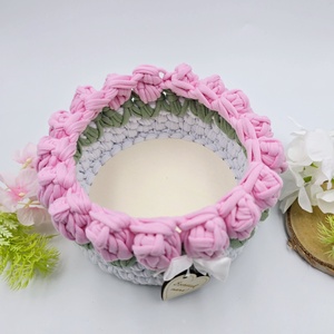 Horgolt tulipános tárolókosár egyedi felirattal, rózsaszín. Ajándék pedagógusnapra - otthon & életmód - tárolás & rendszerezés - tárolókosár - Meska.hu