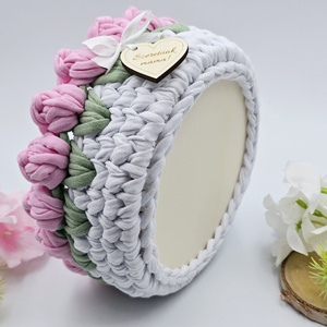 Horgolt tulipános tárolókosár egyedi felirattal, rózsaszín. Ajándék pedagógusnapra - otthon & életmód - tárolás & rendszerezés - tárolókosár - Meska.hu