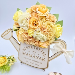 Ajándék anyák napjára - selyemvirágokkal díszített egyedi feliratos öntözőkanna - otthon & életmód - dekoráció - dísztárgy - Meska.hu