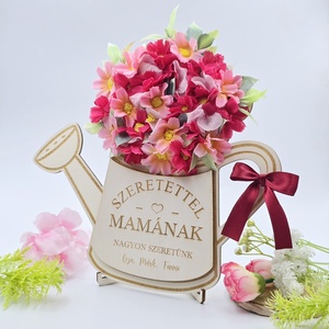 Ajándék anyák napjára - selyemvirágokkal díszített egyedi feliratos öntözőkanna 11. - Meska.hu