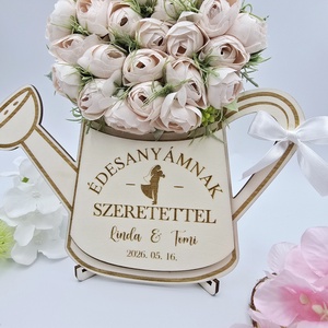 Szülőköszöntő ajándék - selyemvirágokkal díszített egyedi feliratos öntözőkanna 15. - esküvő - emlék & ajándék - szülőköszöntő ajándék - Meska.hu