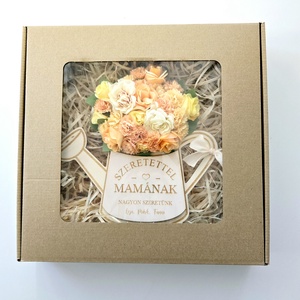 Anyák napjára ajándék - selyemvirágokkal díszített egyedi feliratos öntözőkanna - otthon & életmód - dekoráció - dísztárgy - Meska.hu