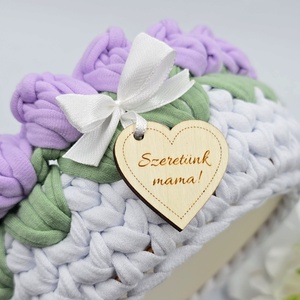 Horgolt tulipános tárolókosár egyedi felirattal, lila szín. Anyák napi ajándék, búcsúajándék óvó néninek, tanító néninek - otthon & életmód - tárolás & rendszerezés - tárolókosár - Meska.hu