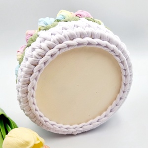 Horgolt tulipános tárolókosár egyedi felirattal, szivárványos szín. Ajándék óvó néninek - otthon & életmód - tárolás & rendszerezés - tárolókosár - Meska.hu