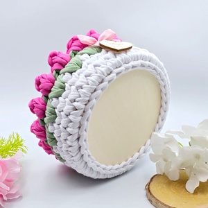 Horgolt tulipános tárolókosár egyedi felirattal, pink. Ajándék pedagógusnapra - otthon & életmód - tárolás & rendszerezés - tárolókosár - Meska.hu