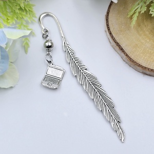 Ajándék informatikatanároknak - Könyvjelző laptop charm dísszel  - Meska.hu