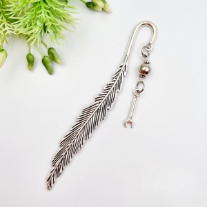 Ajándék technikatanároknak - Könyvjelző villáskulcs charm dísszel , Könyv & Zene, Könyvjelző, Gyöngyfűzés, gyöngyhímzés, Ékszerkészítés, MESKA