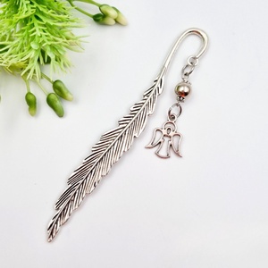 Ajándék hitttan tanároknak - Könyvjelző angyal charm dísszel  - Meska.hu