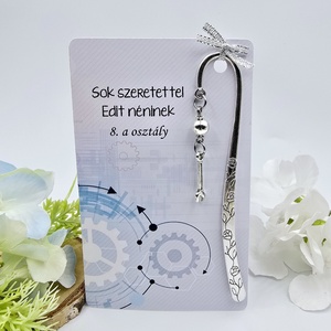 Ajándék technikatanároknak ballagásra, pedagógusnapra, tanév végére - Könyvjelző villáskulcs charmmal, ajándékkártyán - Meska.hu