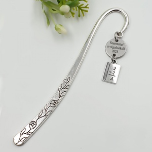 Matematika tanároknak ajándék - Gravírozott könyvjelző egyedi felirattal, jegyzetfüzet charmmal - Meska.hu