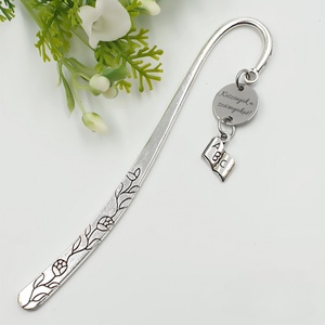 Óvó néninek, tanító néninek, magyar tanároknak ajándék - Gravírozott könyvjelző egyedi felirattal, könyv charmmal, Könyv & Zene, Könyvjelző, Gravírozás, pirográfia, MESKA