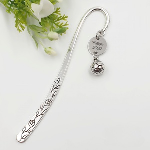 Testnevelés tanároknak, edzőnek ajándék - Gravírozott könyvjelző egyedi felirattal, foci charmmal, Könyv & Zene, Könyvjelző, Gravírozás, pirográfia, MESKA