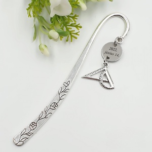 Matematika tanároknak ajándék - Gravírozott könyvjelző egyedi felirattal, vonalzó - szögmérő charmmal - Meska.hu