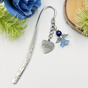 Gravírozott könyvjelző egyedi felirattal, kék angyalkával, Könyv & Zene, Könyvjelző, Gyöngyfűzés, gyöngyhímzés, Ékszerkészítés, MESKA