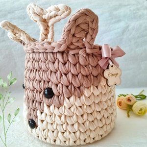 Horgolt szarvas tárolókosár egyedi felirattal. Ajándék gyerekeknek - baba - mama - babaszobabútor - játéktároló - Meska.hu