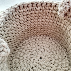 Horgolt nagy maci tárolókosár egyedi felirattal. Ajándék gyerekeknek - baba - mama - babaszobabútor - játéktároló - Meska.hu