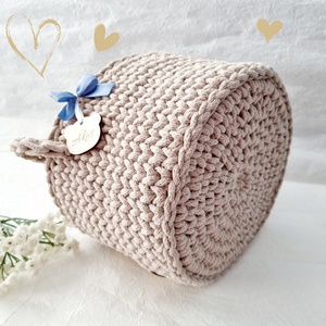 Horgolt nagy maci tárolókosár egyedi felirattal. Ajándék gyerekeknek - baba - mama - babaszobabútor - játéktároló - Meska.hu