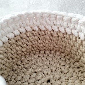 Horgolt tárolókosár egyedi felirattal. Ajándék anyák napjára - otthon & életmód - tárolás & rendszerezés - tárolókosár - Meska.hu