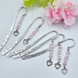 Juliet - 5 darabos könyvjelzőcsomag csillogó rózsaszín csiszolt gyöngyökkel, szív charmmal - könyv & zene - könyvjelző - Meska.hu