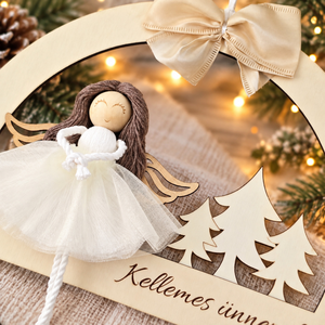 Karácsonyi ajtódísz, falidísz egyedi felirattal - makramé angyalkával - karácsony - adventi díszek - adventi ajtódísz - Meska.hu