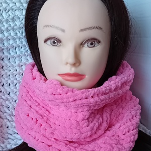 Barbie rózsaszín zsenília körsál és ujjatlan kesztyű szett - Meska.hu