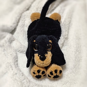 Horgolt tacsi szundipajti - játék & sport - plüssállat & játékfigura - kutya - Meska.hu