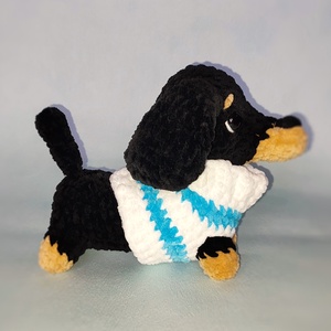 Horgolt plüss tacskó, Játék & Sport, Plüssállat & Játékfigura, Kutya, Horgolás, MESKA