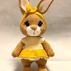 Horgolt plüss nyuszilány - játék & sport - plüssállat & játékfigura - nyuszi - Meska.hu