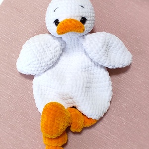 Horgolt kiskacsa szundipajti - játék & sport - plüssállat & játékfigura - plüss mesefigurák - Meska.hu