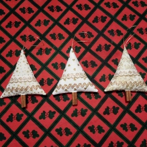 Textil fenyőfácskák, ajándék, karácsonyfadísz, ajándék kísérő - karácsony - karácsonyi lakásdekoráció - karácsonyfadíszek - Meska.hu
