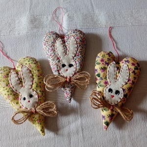 Húsvéti nyuszikás szivek függődísz - Meska.hu