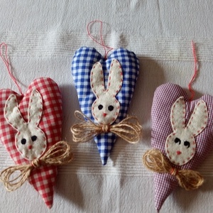 Húsvéti nyuszikás szívek függődísz - Meska.hu