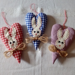 Húsvéti nyuszikás szívek függődísz - otthon & életmód - dekoráció - fali és függő dekoráció - függődísz - Meska.hu