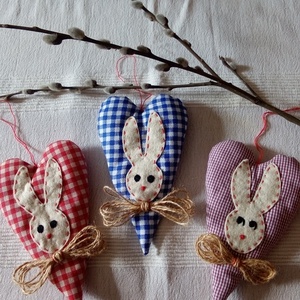 Húsvéti nyuszikás szívek függődísz - otthon & életmód - dekoráció - fali és függő dekoráció - függődísz - Meska.hu