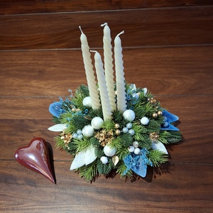 Elegáns, időtálló porcelán alapra készített adventi dekoráció négy gyertyával - karácsony - adventi díszek - adventi asztaldísz - Meska.hu