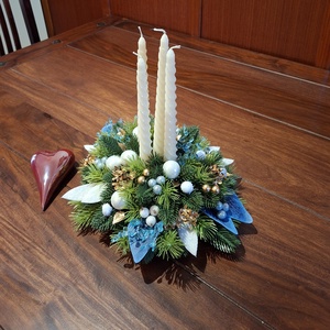 Elegáns, időtálló porcelán alapra készített adventi dekoráció négy gyertyával - karácsony - adventi díszek - adventi asztaldísz - Meska.hu