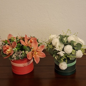 Pink színű virágboxba készített elegáns, ajándékdoboz. - otthon & életmód - dekoráció - asztal és polc dekoráció - díszdoboz - Meska.hu