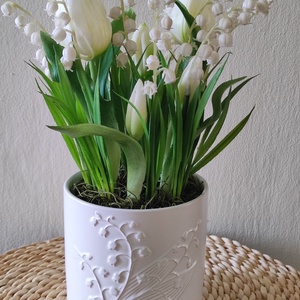 Fehér tulipánok gyöngyvirággal - Meska.hu