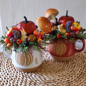 Mókusok csészében , Otthon & Életmód, Virágdekoráció, Virágdíszek, Virágdísz kaspóban, Virágkötés, A képen látható őszi asztaldíszek központi eleme egy-egy élethű tök mókusokkal, színes ágak, almák,..., MESKA
