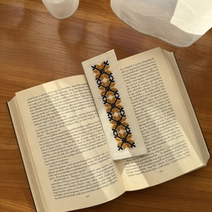 Könyvjelző, Könyv & Zene, Könyvjelző, Hímzés, Varrás, MESKA