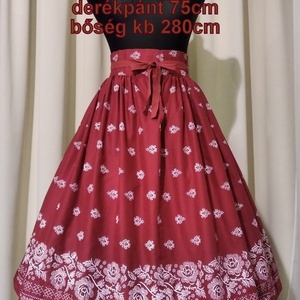 Kamasz néptánc szoknya 60 cm piros-bordó, Ruha & Divat, Női ruha, Szoknya, Varrás, MESKA